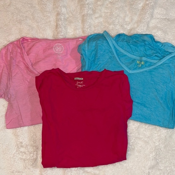 bundle of‎ 3 tees - Picture 1 of 7